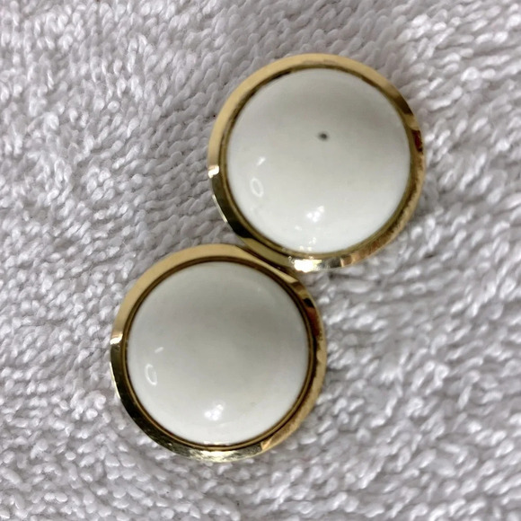 Vintage Cream Circles W Gold Tone Border Clip On Earrings - Picture 5 of 6